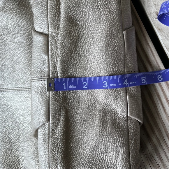 Coach metallic pewter silver hobo duffle F15064 convertible strap - Picture 5 of 16